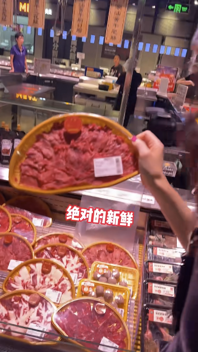 向海嵐大讚：「現切潮汕牛肉，不隔夜，絕對新鮮，如果這樣的話，我真的可以天天回家吃火鍋！」