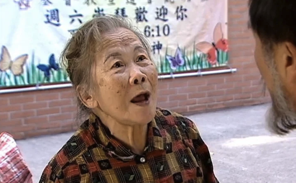 太子站遇老夫婦無家可歸？慘呻破產經歷要夜宿麥當勞 獲幫手搬行李後竟開口要求1事