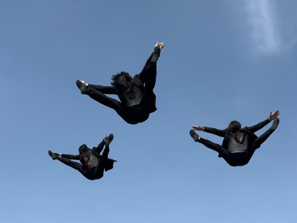 日本西裝啦啦隊「Cheer Re-Man’s」街頭表演爆紅！全男班顛覆傳統熱血追夢 