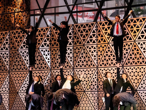 日本西裝啦啦隊「Cheer Re-Man’s」街頭表演爆紅！全男班顛覆傳統熱血追夢 