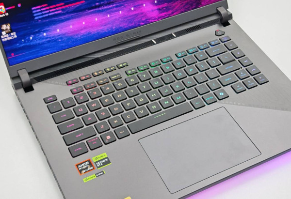 實試｜ASUS ROG Strix G16 (2025) G614 突破極限！次世代電競神器