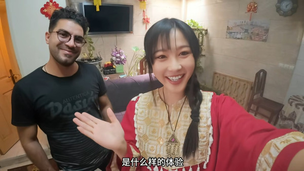 靚女KOL遊伊朗住熱情男屋企做梳化客  屋主半夜突然變臉要求做一事 
