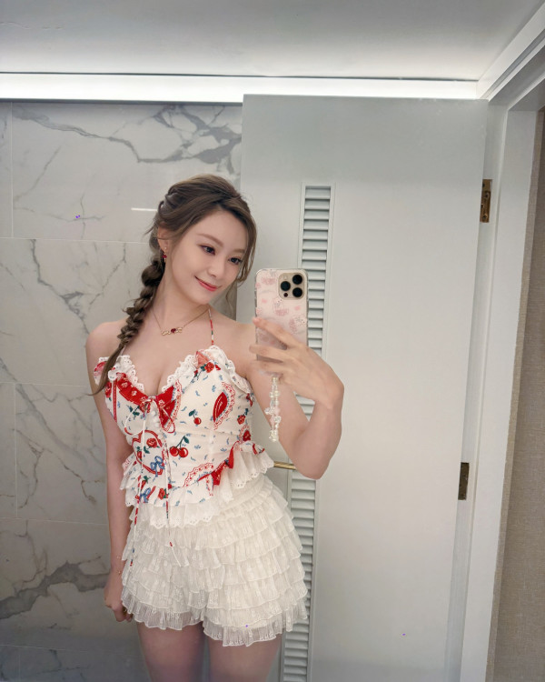 葉蒨文被傳兼職秘撈牙科診所護士 女神腳踏實地慳妹本色打兩份工賺錢