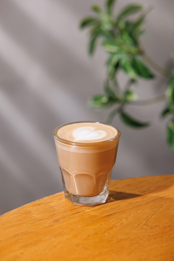 STARBUCKS聯乘BEAMS推出復古旗幟杯具   香橙氣泡特濃咖啡配蘆薈粒粒／香橙朱古力忌廉星冰樂