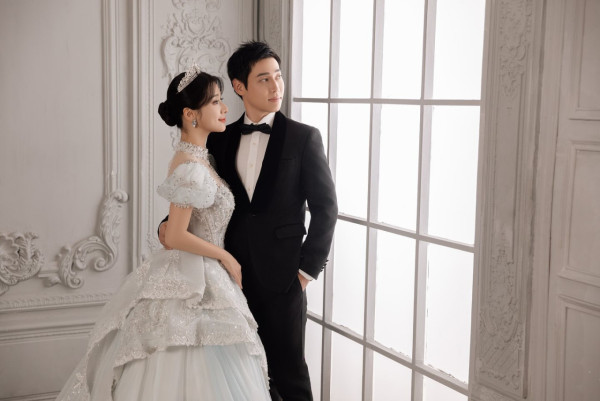 富三代女藝人山頂豪宅內貌激罕曝光！大廳放滿古董格局如皇宮奢華極震撼