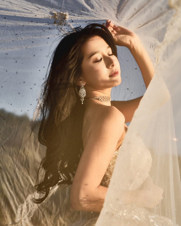 富三代女藝人山頂豪宅內貌激罕曝光！大廳放滿古董格局如皇宮奢華極震撼