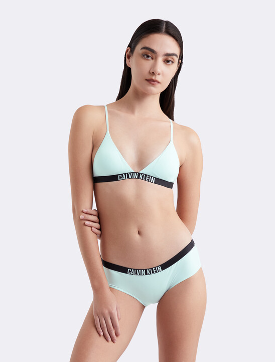 Calvin Klein網店清貨低至半價！逾900件單品劈價！男女內衣/牛仔褲/帽款$100起