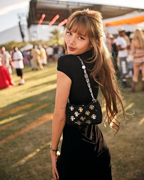 Lisa@BLACKPINK二手衫市集一日限定首爾開鑼！入場採預約制 收益全數作慈善用途 