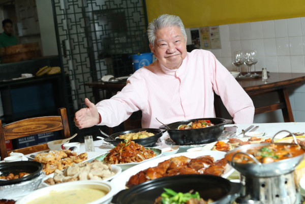 蔡瀾逝世｜光影四十載 從電影巨匠到食神的瀟灑轉身 成就香港文化符號