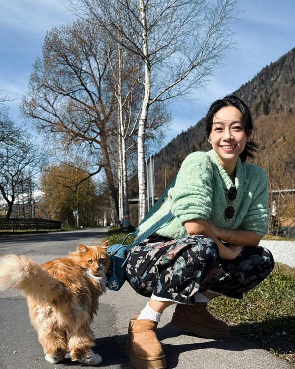 黃心穎三點式泳衣性感大解放與老公合照 胸形畢露騷馬甲線蜜桃臀震撼眼球