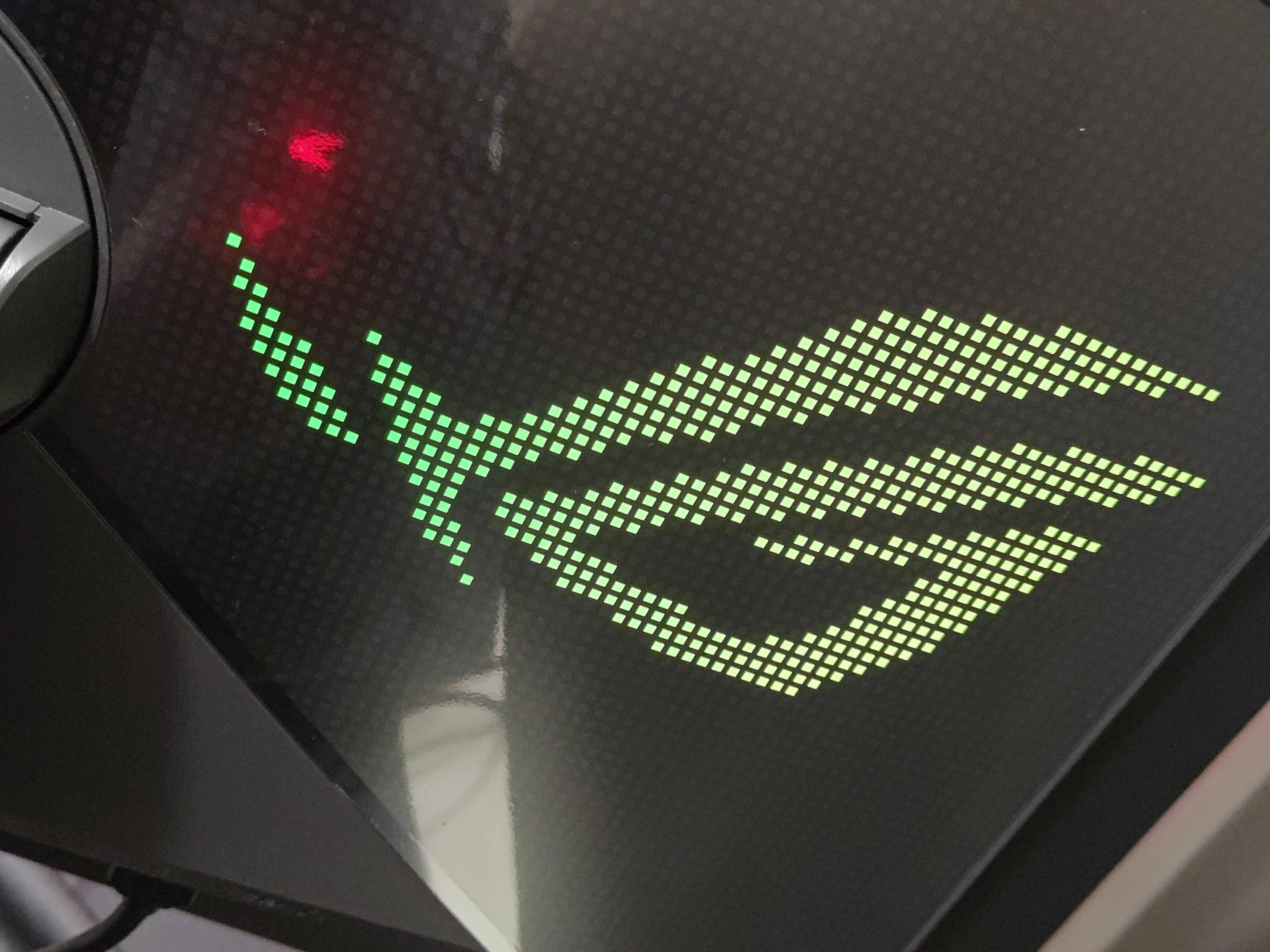 ASUS ROG NUC (2025) 終極評測！迷你機身隱藏電競巨獸，RTX 5080+AI實力盡現！