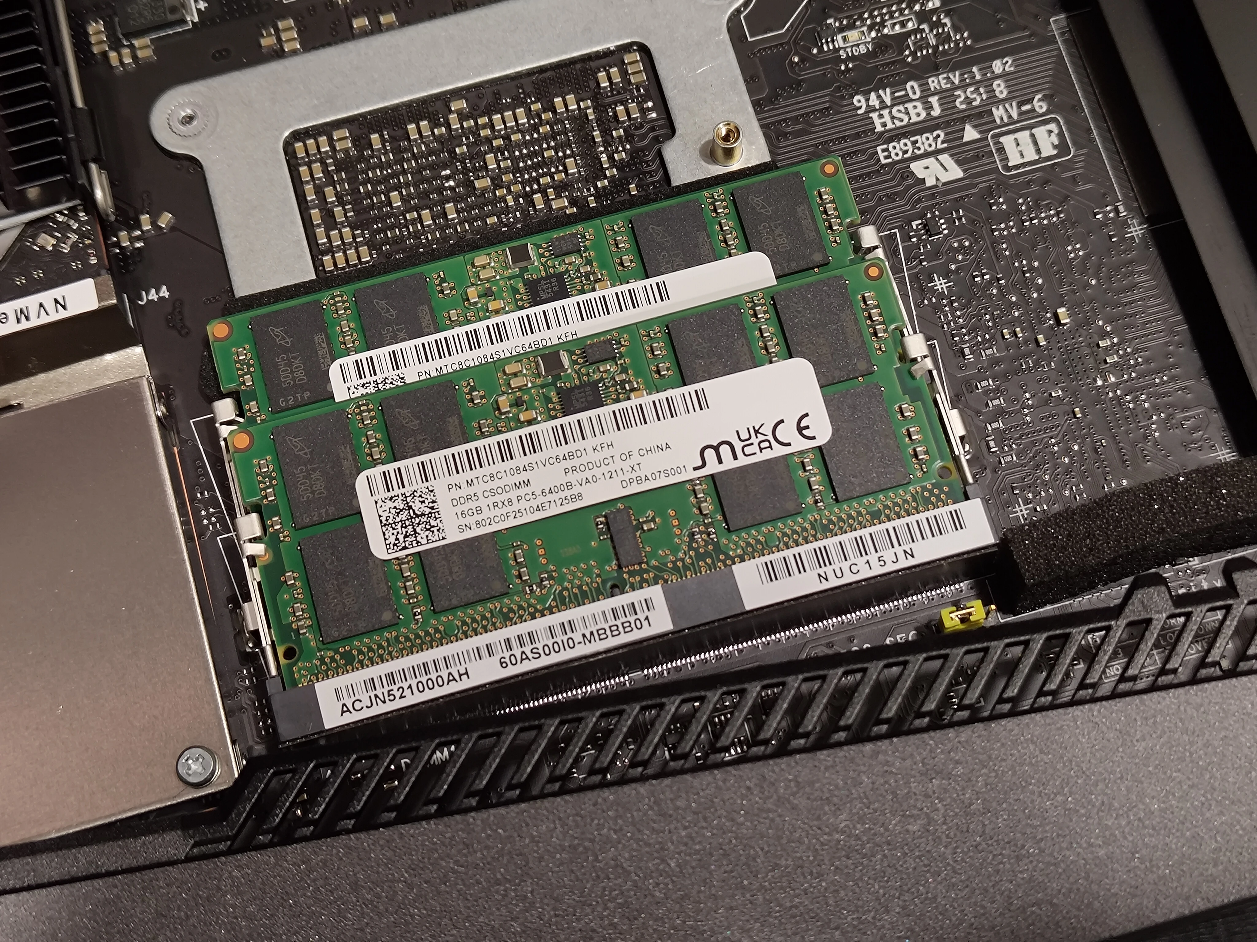 ASUS ROG NUC (2025) 終極評測！迷你機身隱藏電競巨獸，RTX 5080+AI實力盡現！