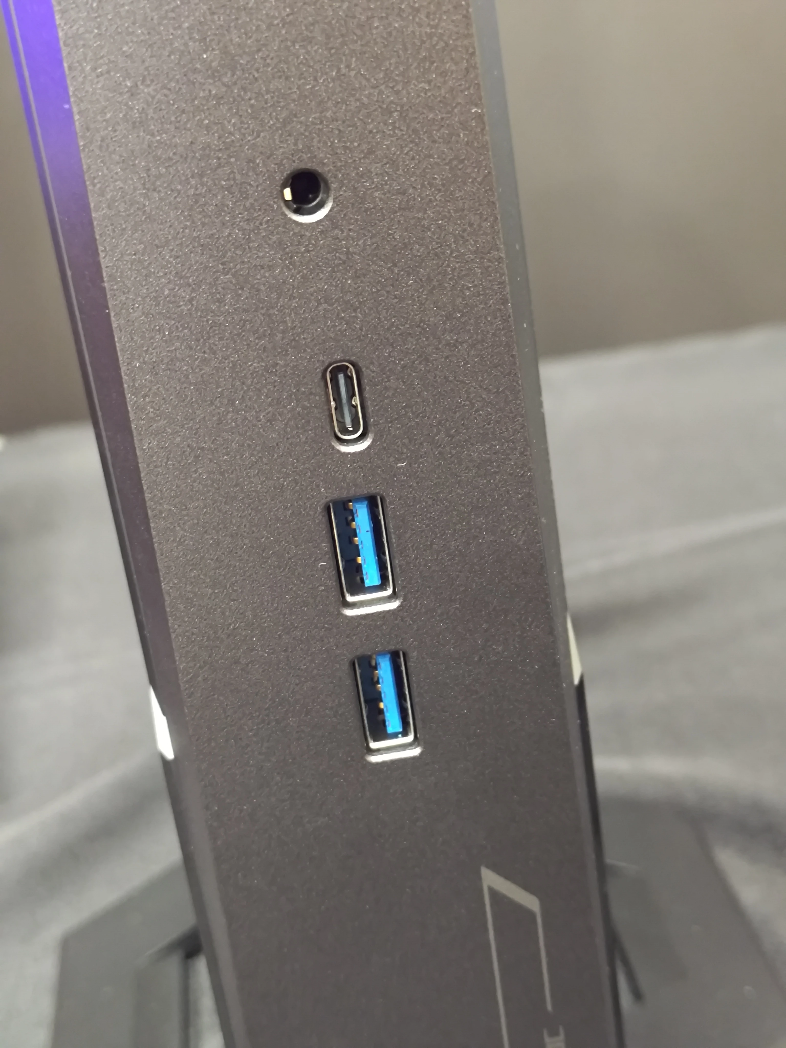 ASUS ROG NUC (2025) 終極評測！迷你機身隱藏電競巨獸，RTX 5080+AI實力盡現！