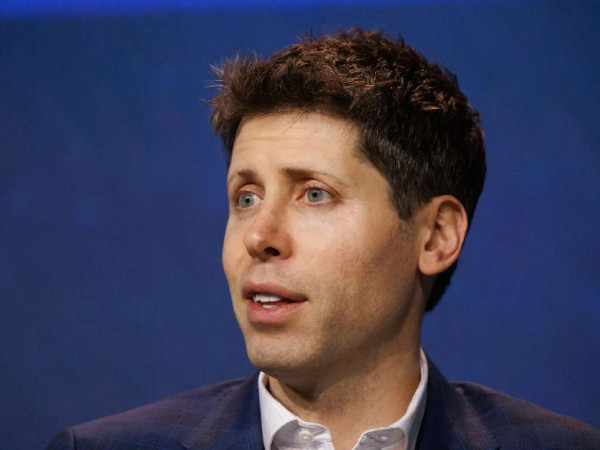 OpenAI CEO Sam Altman預測，AI未來算力將像電力或水一樣成為公用事業，透過計量付費。