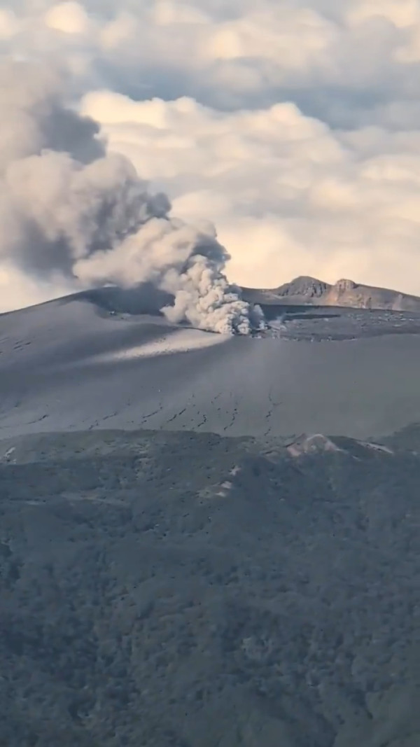 俄羅斯沉睡600年火山首度爆發 疑與8.8級地震有關 專家警告後續影響！ 