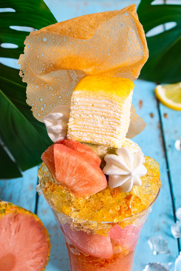 Lady M粉紅菠蘿千層芭菲限量登場 千層蛋糕方塊+乳酪雪糕+粉紅菠蘿