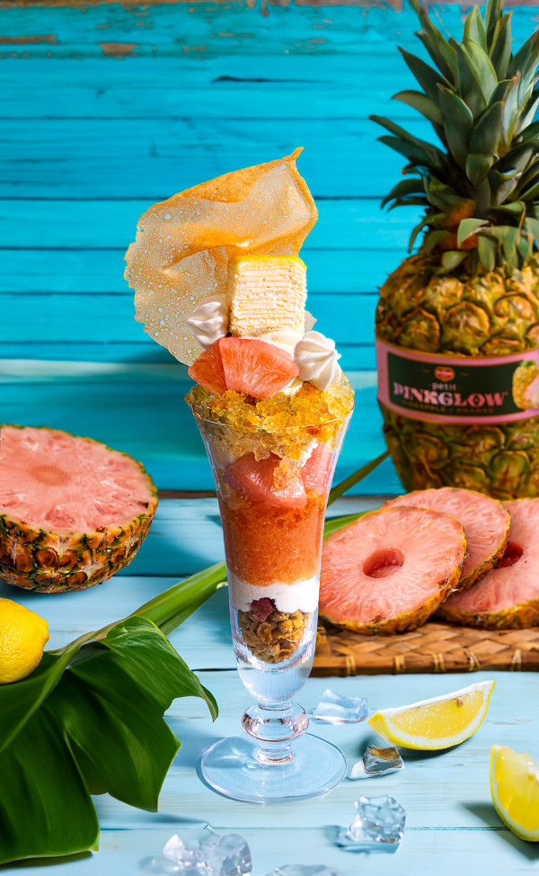 Lady M粉紅菠蘿千層芭菲限量登場 千層蛋糕方塊+乳酪雪糕+粉紅菠蘿