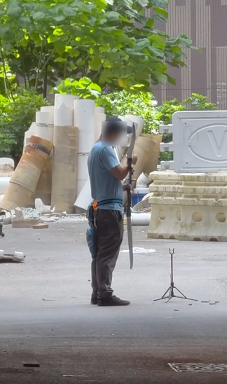 中年漢疑擅改工地做射箭場！網民憂流箭傷及途人！管有違禁武器最高可判監三年