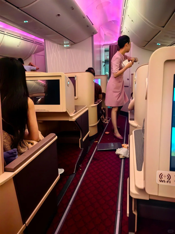 深圳客機遭遇強氣流急墜三秒 機艙一片狼藉 乘客驚聲尖叫似坐跳樓機