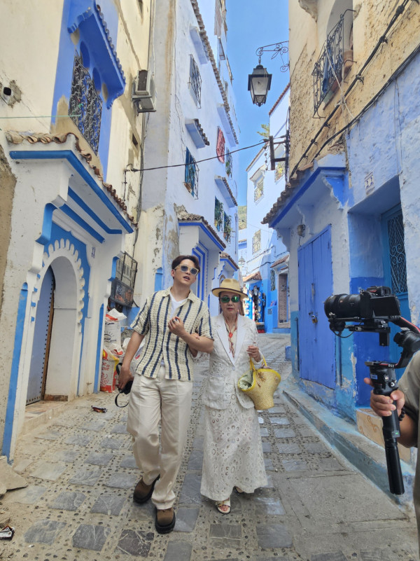 帶阿姐看世界｜暢遊摩洛哥撒哈拉沙漠騎駱駝 汪明荃大讚阮浩棕勁勤力！ 