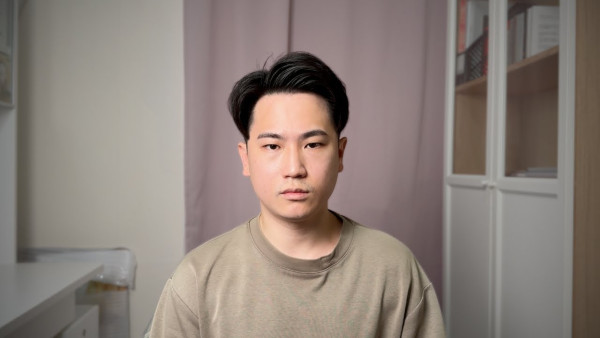 移日港夫婦Brian拍片反擊網民負評 稱對暴力零容忍：唔可以話我廢 