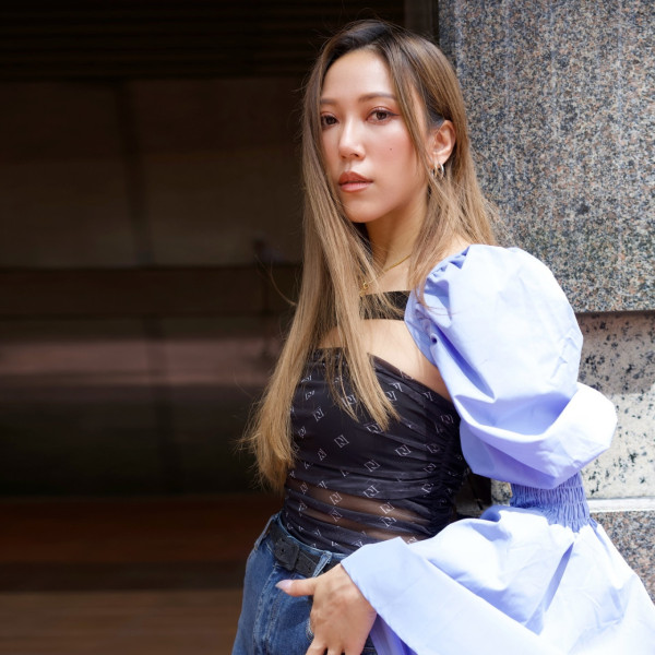 40歲女歌手開騷炒車惹歌迷不滿劣評如潮 撰千字文爆患嚴重頑疾： 作為歌手的痛苦！