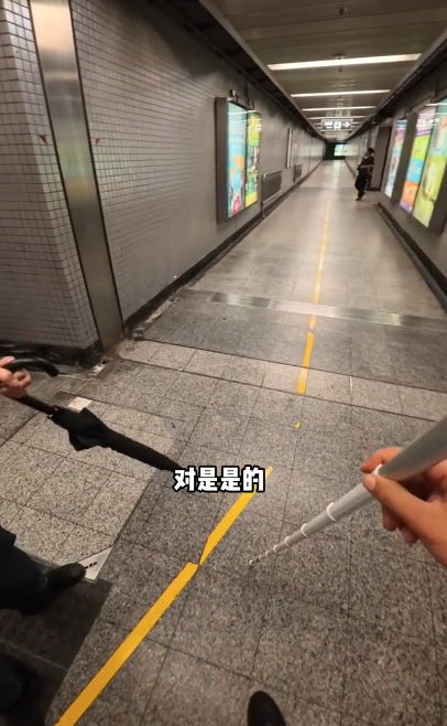內地男失明8年來港獨遊！暖心港人3個「有愛」舉動獲熱讚：睇完好感動