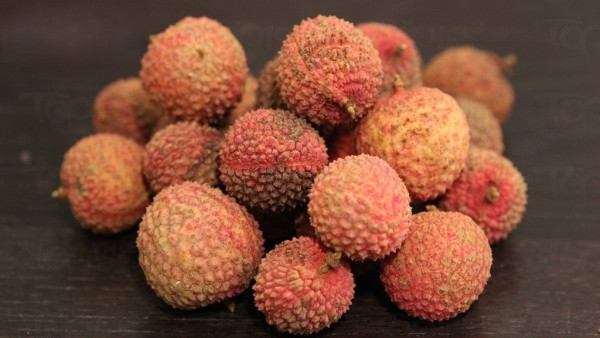 荔枝減燥熱︱營養師教3招吃荔枝不上火降燥！5大禁忌別與牛奶同食