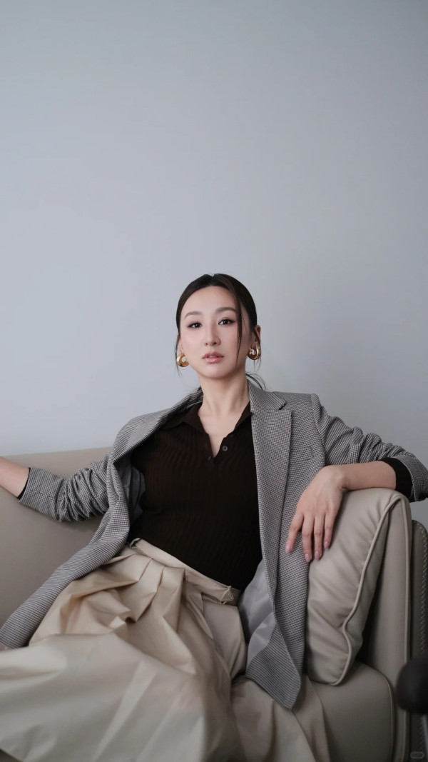 高海寧性感戰衣中門大開胸形畢露 透視裝晒34D澎湃上圍視覺效果極震撼