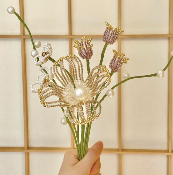 畢業花束推薦｜9.SOULI 手作串珠花束