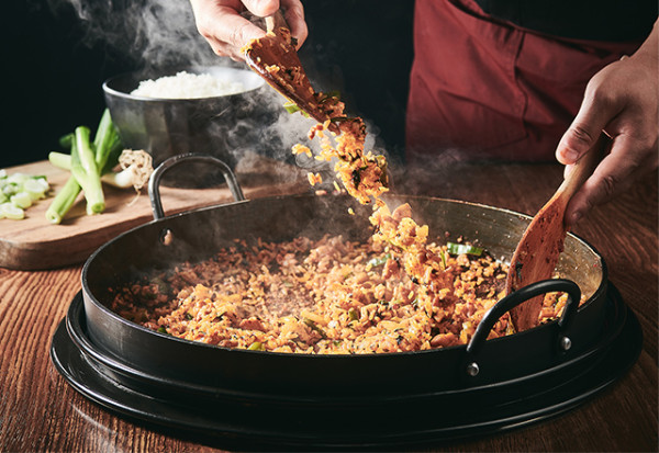 明洞美食 （圖片來源：柳家辣炒雞排鐵板雞官網）