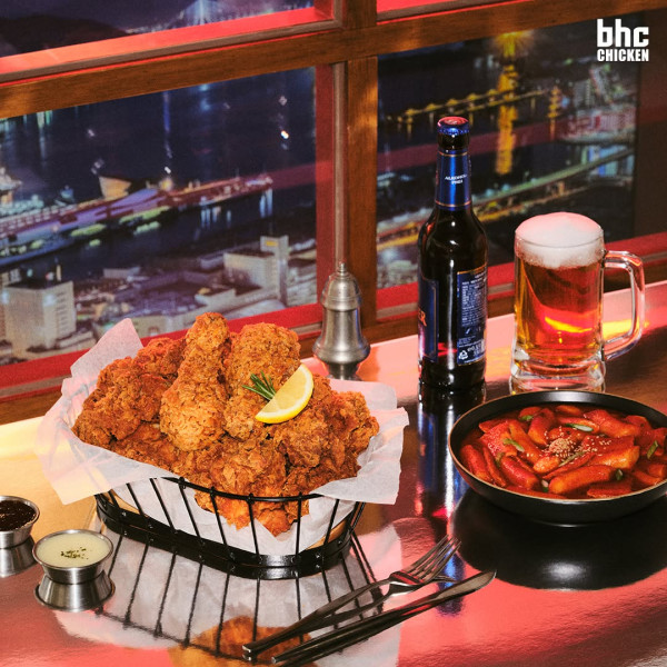 明洞美食 （圖片來源：Instagram@bhc_chicken_official）