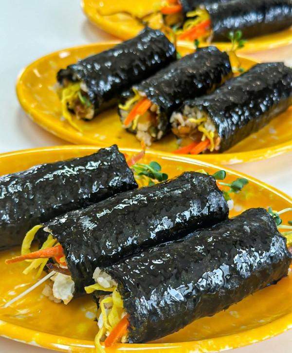 明洞美食 （圖片來源：Instagram@chickgimbap_official）