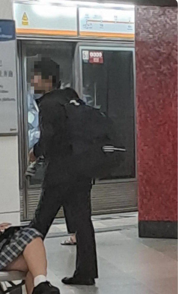 港鐵怪男？市民被拍打背脊兼尾隨多人中招：一拍即暈疑似迷暈黨  