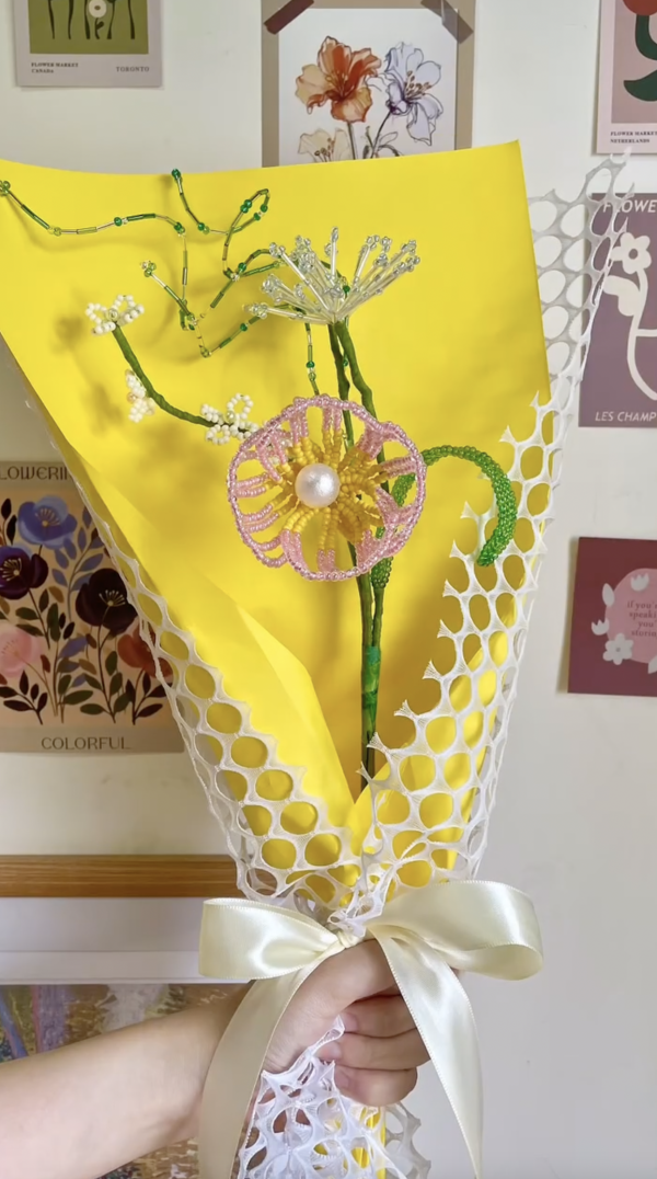 畢業花束推薦｜9.SOULI 手作串珠花束