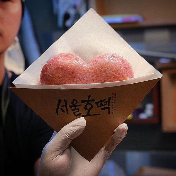 明洞美食 （圖片來源：Instagram@seoul_hotteok_）
