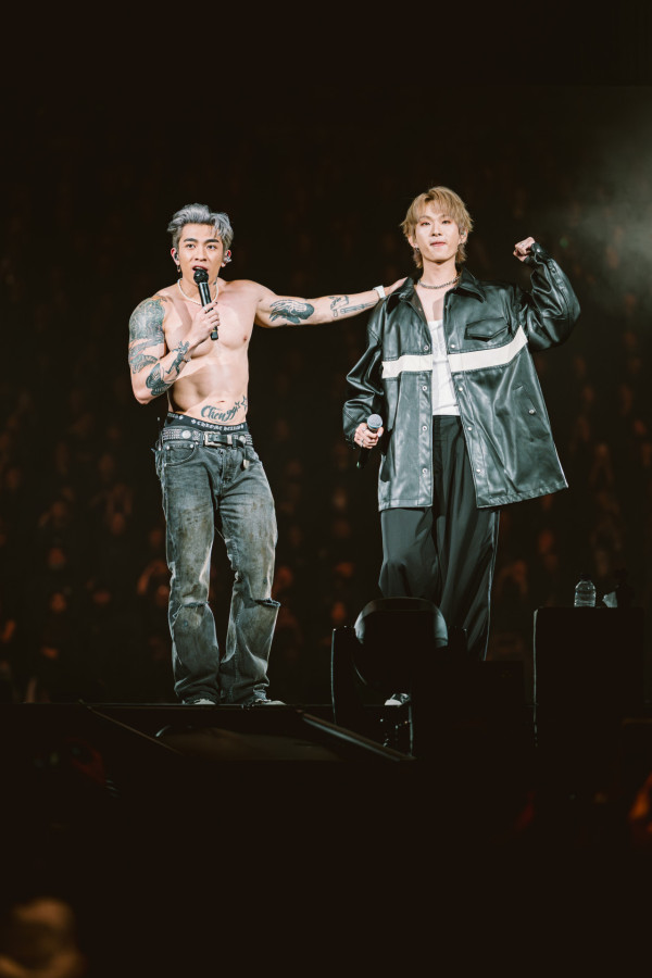 Tyson Yoshi演唱會2025丨首場榮登啟德「插水」第一人  嘉賓YT周殷廷晒「假大胸」不敵巨胸震肌