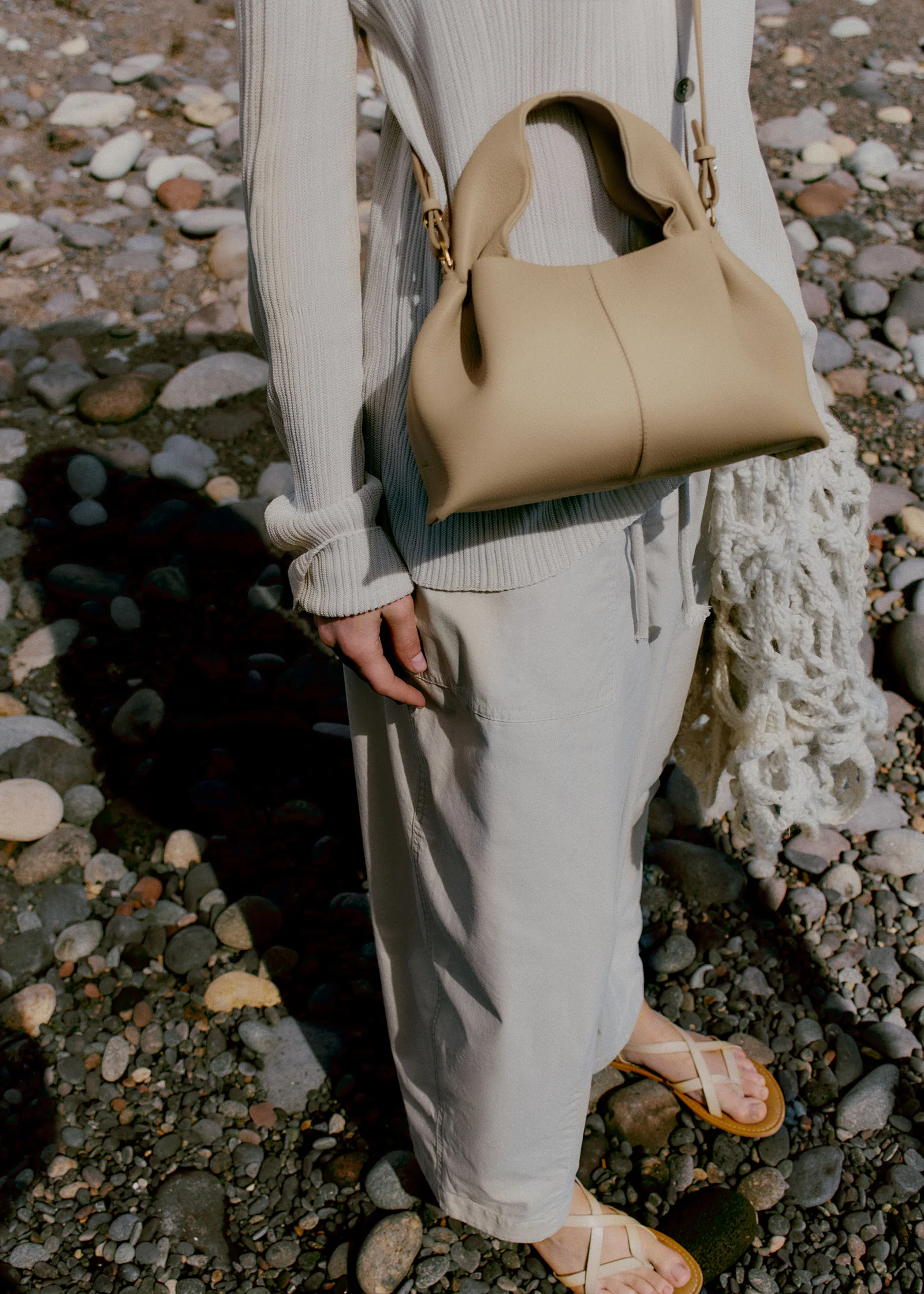 Polène手袋推薦 ｜4.Numéro Neuf Mini- Sand 售價USD$540