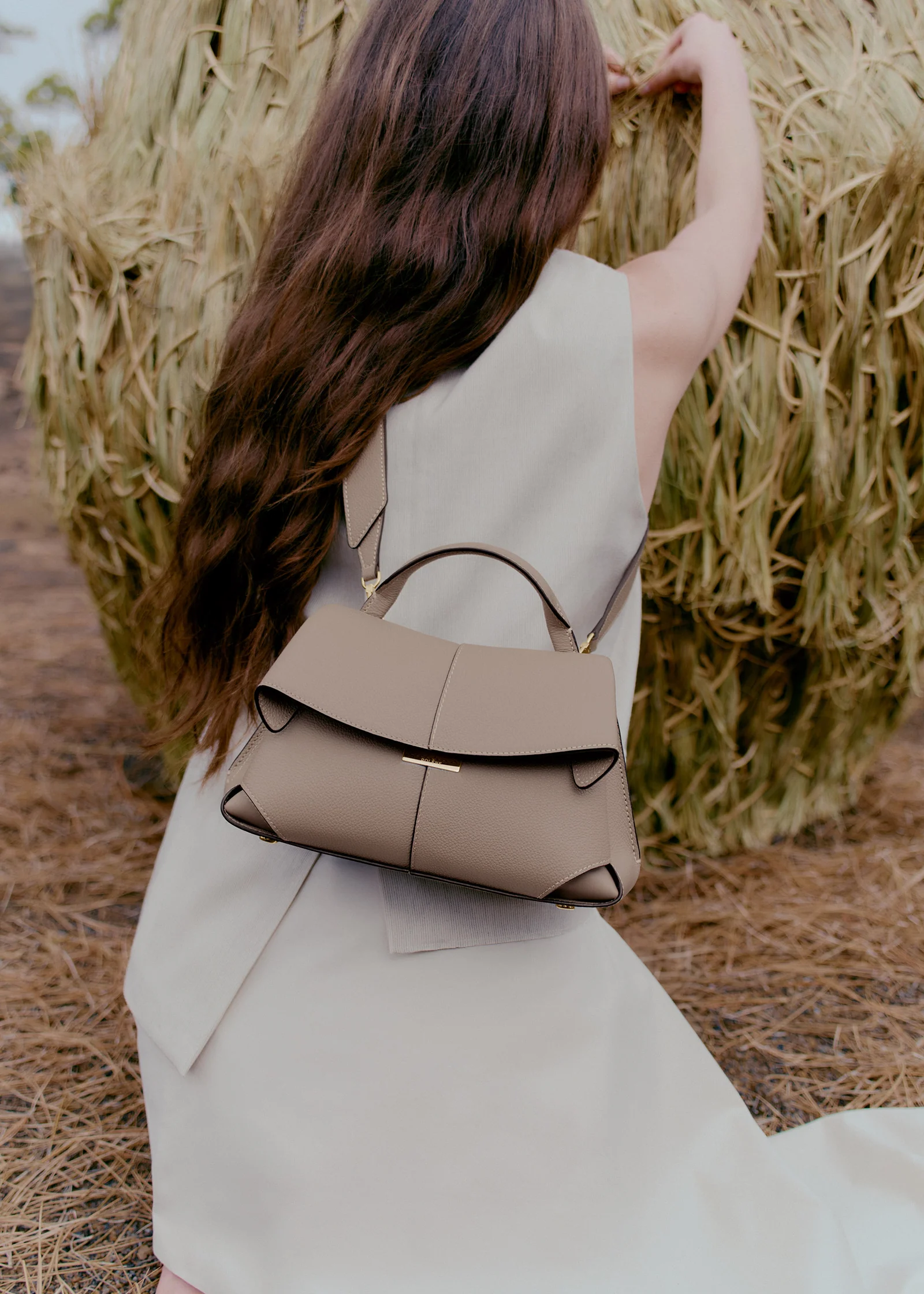 Polène手袋推薦 ｜Mokki Mini Taupe 售價USD$660