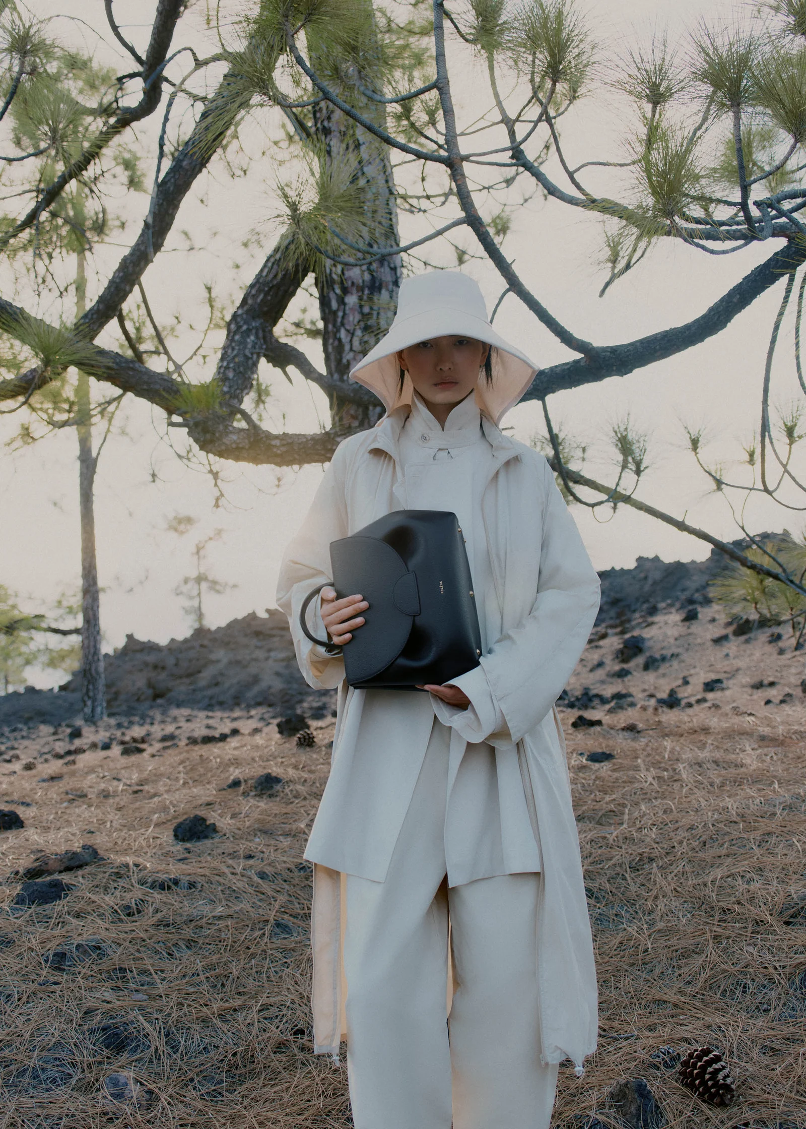 Polène手袋推薦 ｜Numéro Un-Black 售價USD$580