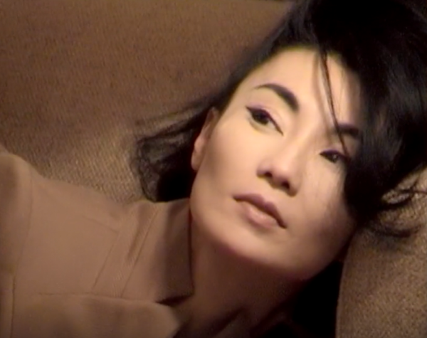 張曼玉在抖音分享自己和Rene Habermacher的工作片段，來源︰抖音@張曼玉。