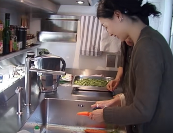 張曼玉在抖音分享自己在巴黎的日常生活，來源︰抖音@張曼玉。