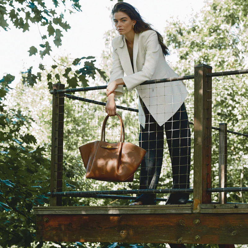 平價返工袋推薦｜DeMellier The New York Tote-tan small grain ecru stitching 售價HK$5,330