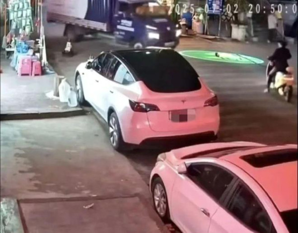 路人冷眼3歲童躺貨車盲區終遭輾斃 避免悲劇智能駕駛系統可保障司機？