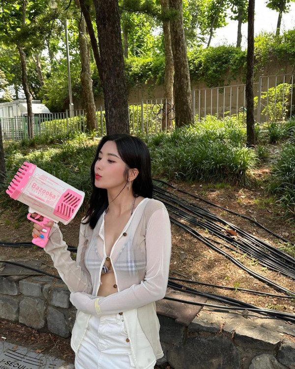 權恩妃再憑Waterbomb人氣爆紅（圖片來源：IG@kwoneunbi）