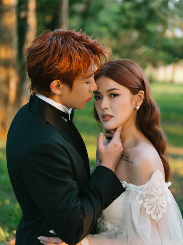 Tyson Yoshi夫妻現身首談婚禮化妝師罵戰 再暗寸「小學生告狀」好似聞到「白花油」