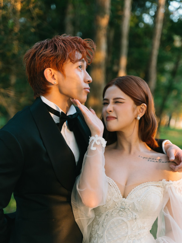 Tyson Yoshi夫妻現身首談婚禮化妝師罵戰 再暗寸「小學生告狀」好似聞到「白花油」