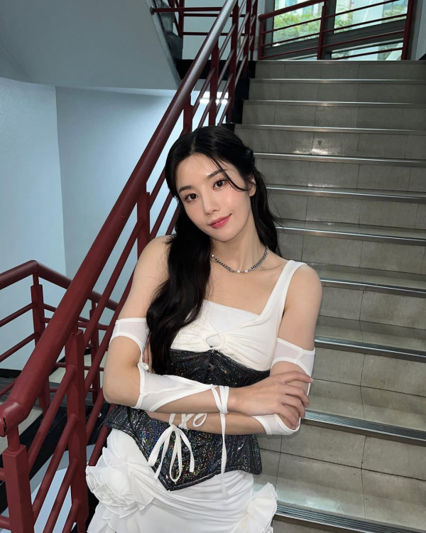 權恩妃5招身材管理（圖片來源：IG@silver_rain._ , X@official_izone ）