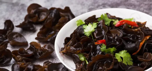 六旬男患大腸癌四期拒食蔬菜 醫生建議改食1物 持續兩年半病情未復發