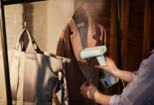 入伙禮物|Bruno 手提蒸氣掛熨機 售價HK$398